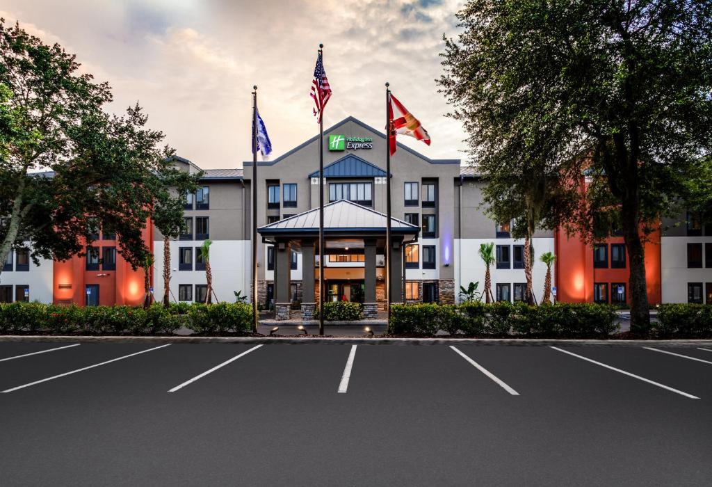 Holiday Inn Express Tampa-Brandon an IHG Hotel - main image