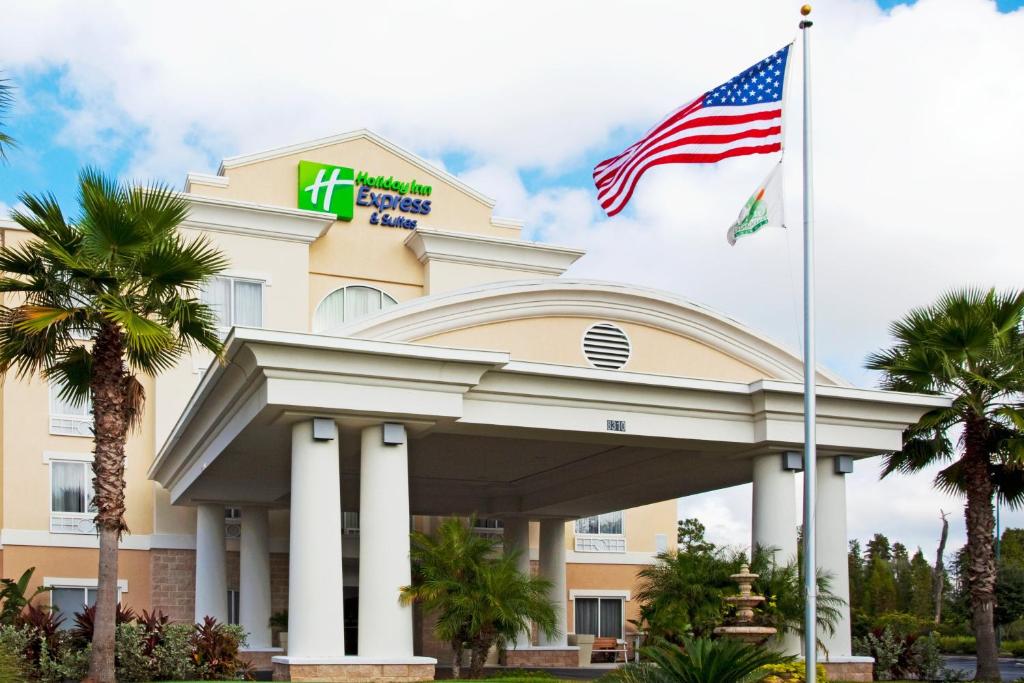 Holiday Inn Express and Suites Tampa I-75 at Bruce B. Downs an IHG Hotel - main image