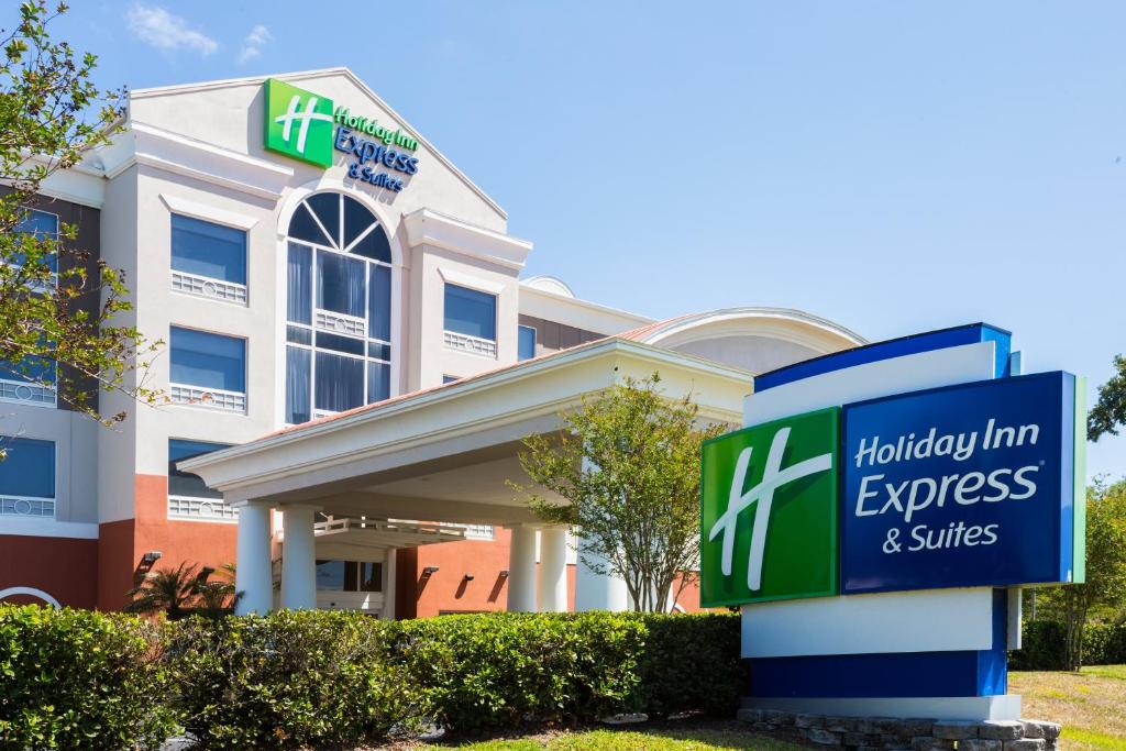 Holiday Inn Express Hotel & Suites Tampa-Fairgrounds-Casino an IHG Hotel - main image