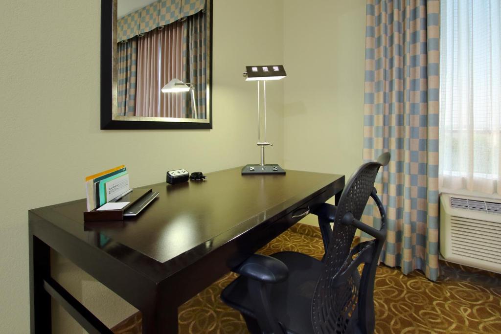 Hilton Garden Inn Miami Airport West - image 3