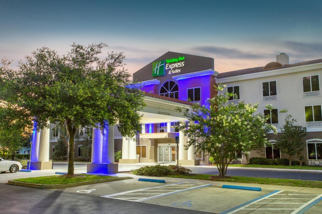 Holiday Inn Express Silver Springs - Ocala an IHG Hotel - main image