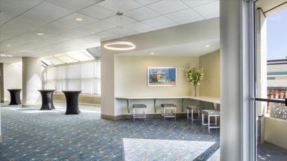 Holiday Inn Palm Beach-Airport Conference Center an IHG Hotel - image 3