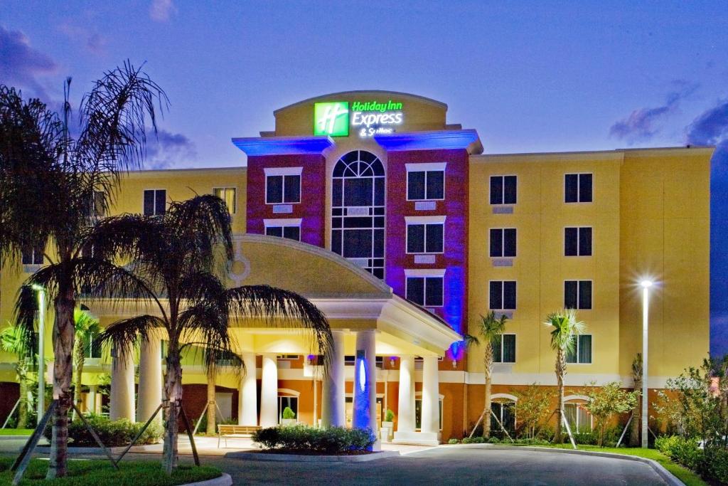 Holiday Inn Express Hotel & Suites Port St. Lucie West an IHG Hotel - main image