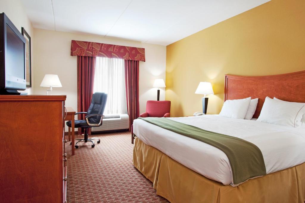 Holiday Inn Express Hotel & Suites Jacksonville North-Fernandina an IHG Hotel - image 3