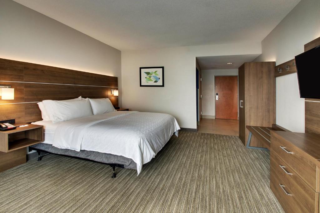 Holiday Inn Express Hotel & Suites Jacksonville North-Fernandina an IHG Hotel - image 5