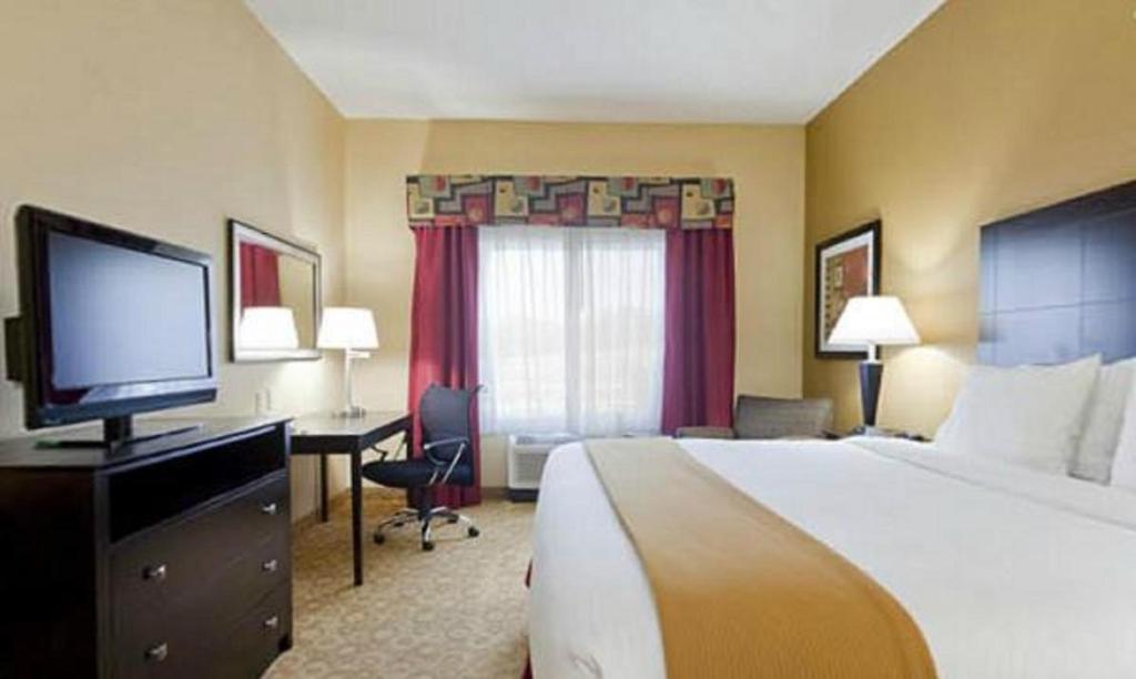 Holiday Inn Express Hotel & Suites Pensacola-West Navy Base an IHG Hotel - image 3