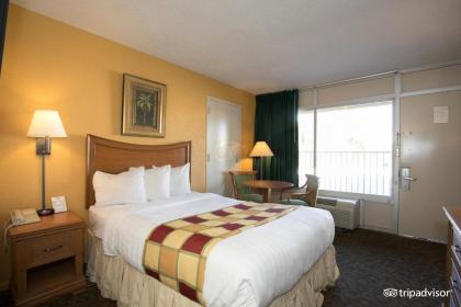 Budget Inn Sanford International Airport - image 5