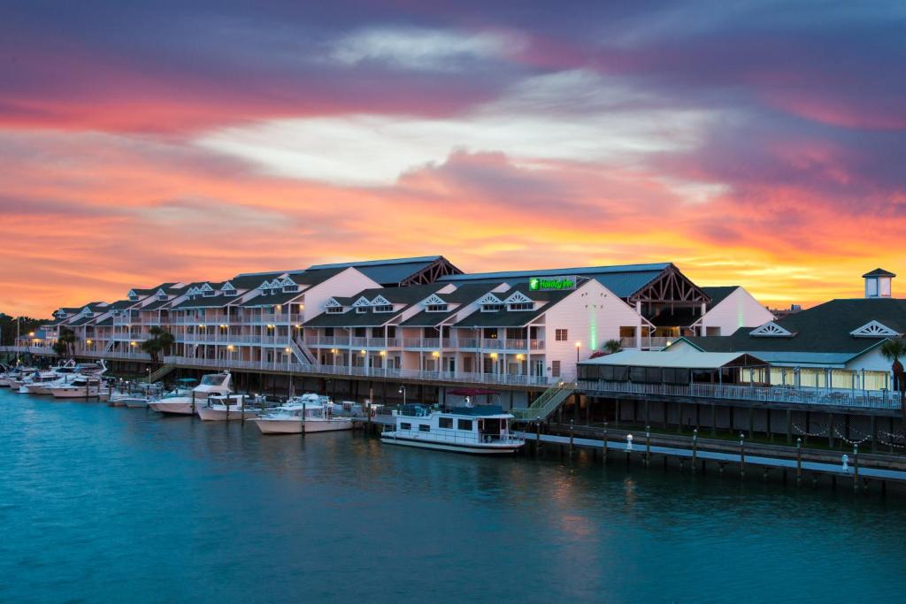 Holiday Inn Hotel & Suites Clearwater Beach South Harbourside an IHG Hotel - main image