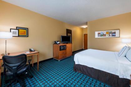 Fairfield Inn and Suites St Petersburg Clearwater - image 4