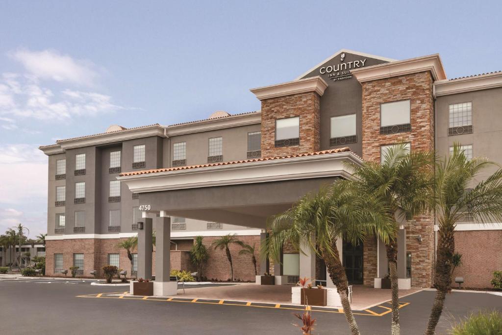 Country Inn & Suites by Radisson Tampa RJ Stadium - main image