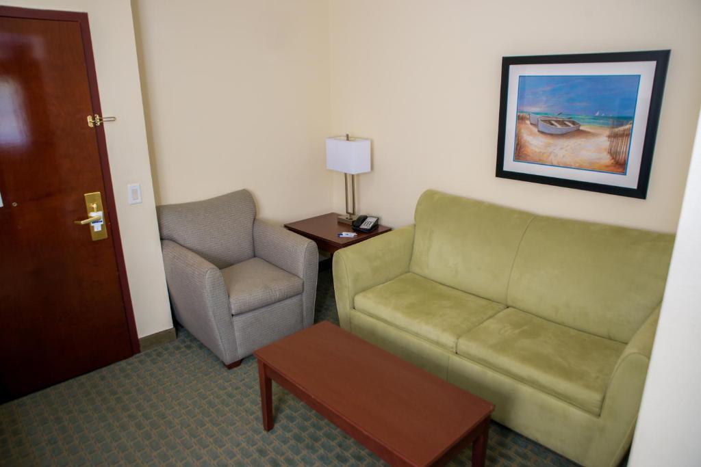 Holiday Inn Express Hotel & Suites Cocoa an IHG Hotel - image 4