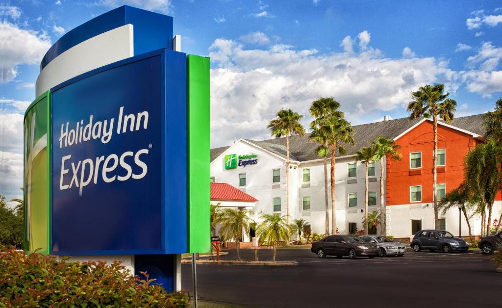 Holiday Inn Express Hotel & Suites Port Charlotte an IHG Hotel - main image