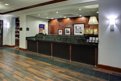 Hampton Inn & Suites at Colonial TownPark - image 3