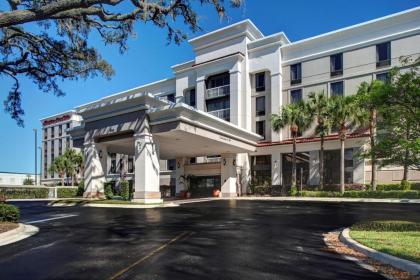 Hampton Inn & Suites at Colonial TownPark - image 4