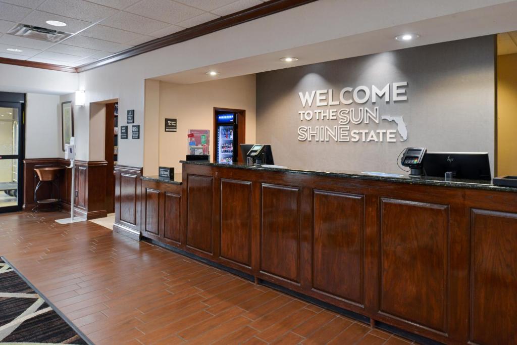 Hampton Inn & Suites Lady Lake/The Villages - image 4