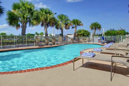 Hampton Inn  Suites Ft. LauderdaleWest Sawgrasstamarac FL