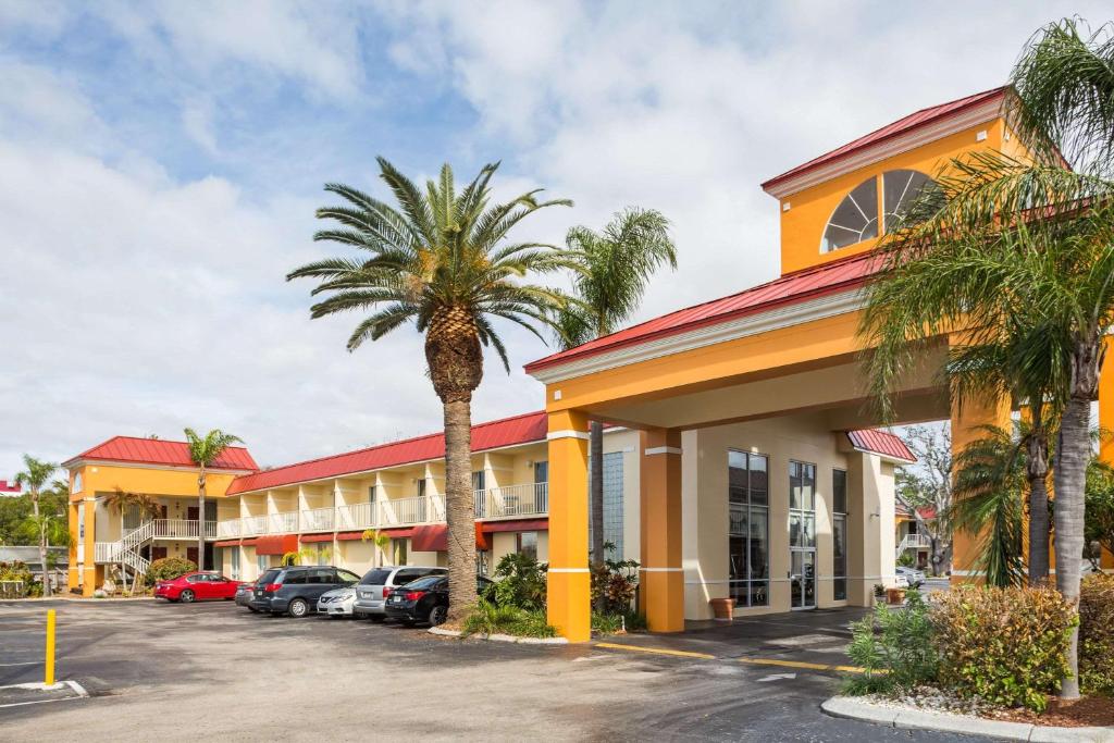 Days Inn & Suites by Wyndham Port Richey - main image