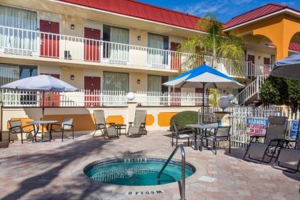 Days Inn & Suites by Wyndham Port Richey - image 2