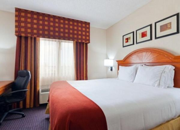 Holiday Inn Express and Suites Fort Lauderdale Airport West an IHG Hotel - image 4