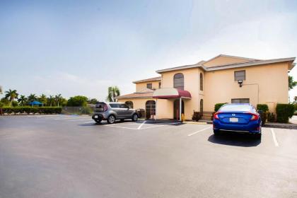 OYO Waterfront Hotel- Cape Coral Fort Myers FL - image 5