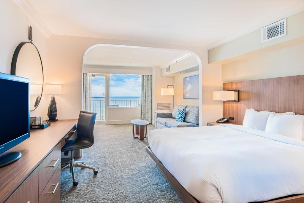 Hilton Pensacola Beach - image 4