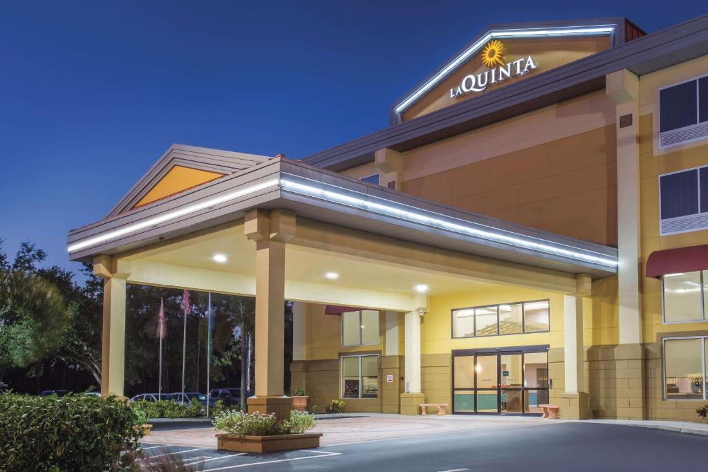 La Quinta by Wyndham Sarasota - I75 - main image