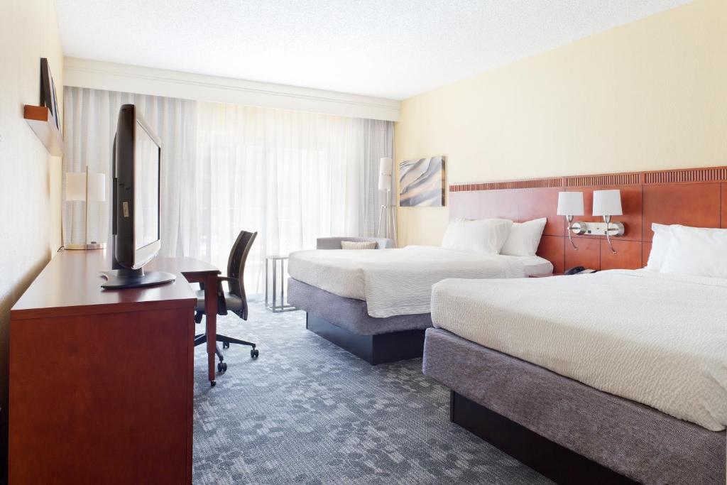 Courtyard by Marriott Fort Lauderdale Plantation - image 4