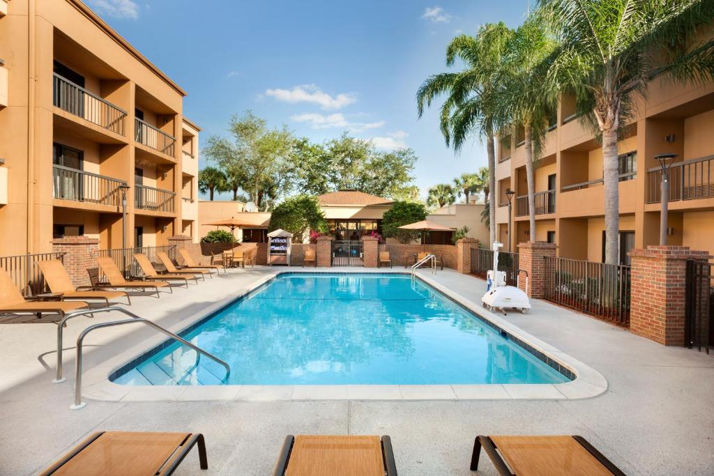 Courtyard Fort Myers Cape Coral - image 2