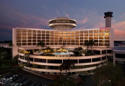 Tampa Airport Marriott - image 2