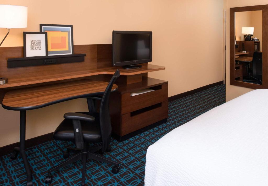 Fairfield Inn Orlando Airport - image 2