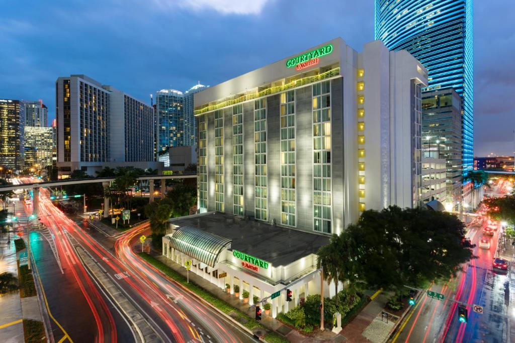 Courtyard Miami Downtown Brickell Area - main image