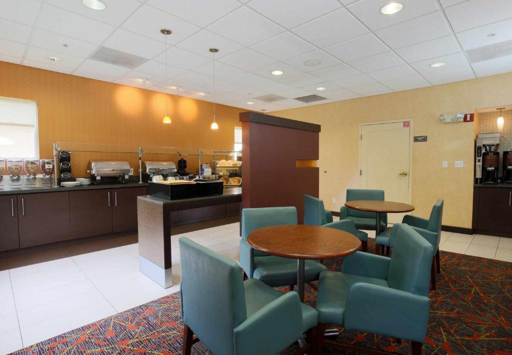 Residence Inn West Palm Beach - image 2