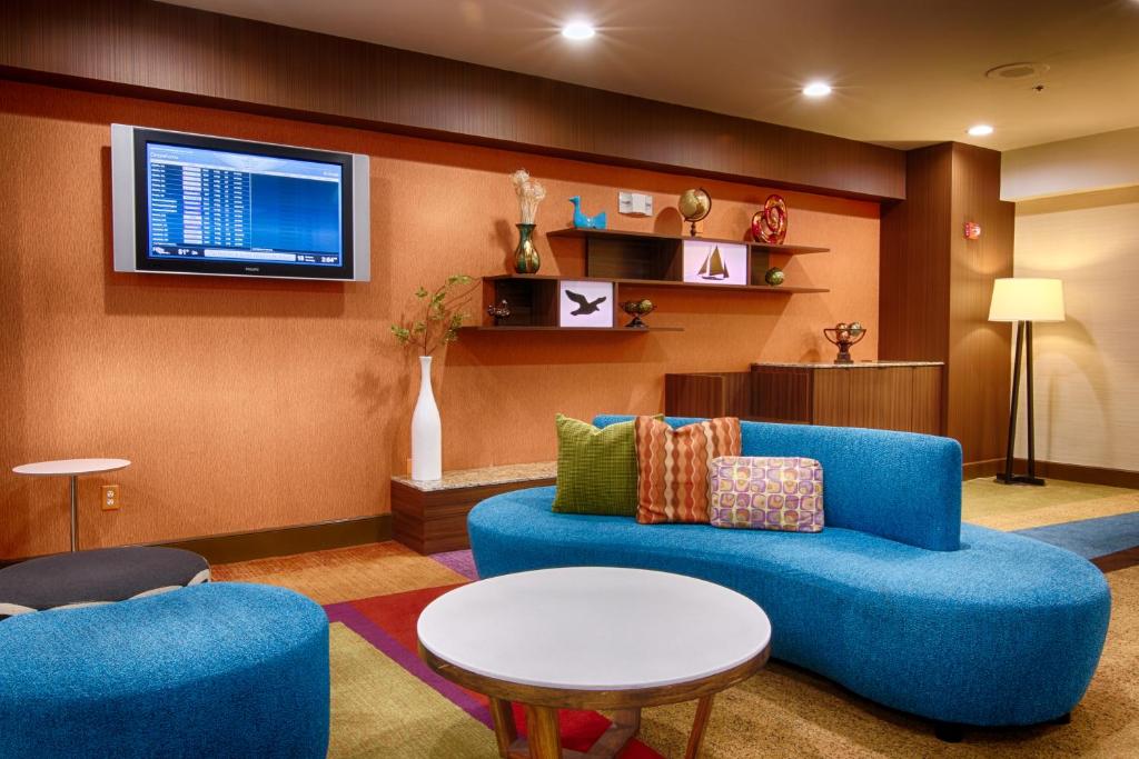 Fairfield Inn & Suites Jacksonville Airport - image 4