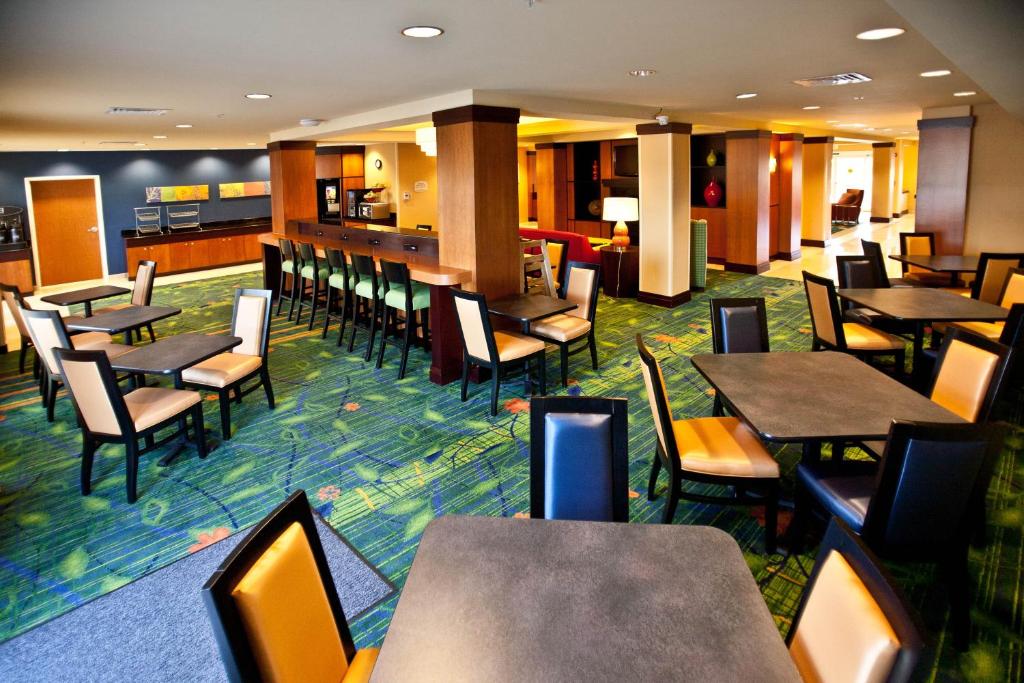 Fairfield Inn & Suites by Marriott Venice - image 5