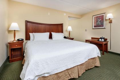 Hampton Inn & Suites Navarre - image 3