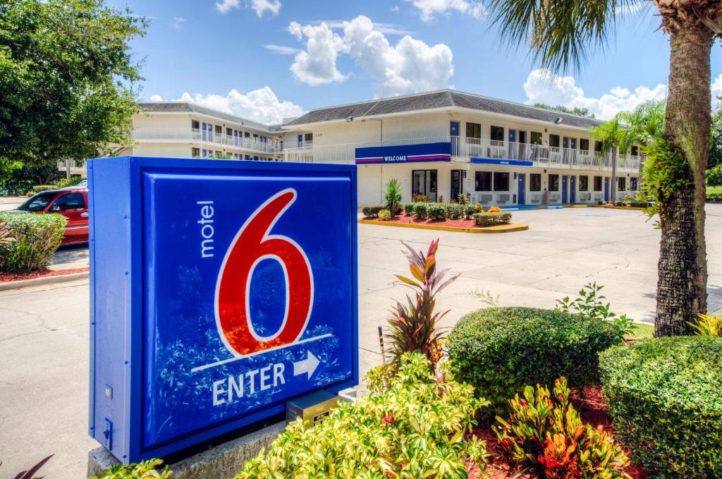 Motel 6-Bradenton FL - main image