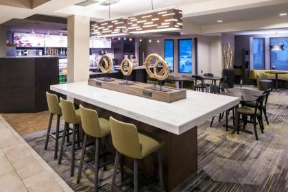 Courtyard by Marriott Pensacola - image 3