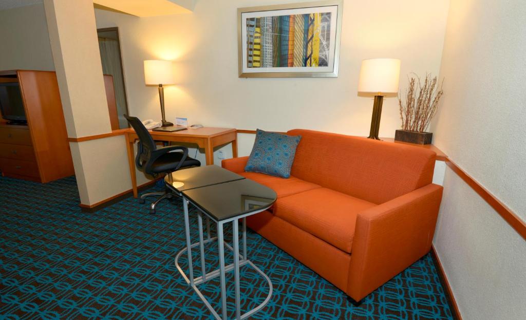 Fairfield Inn & Suites Fort Walton Beach-Eglin AFB - image 3