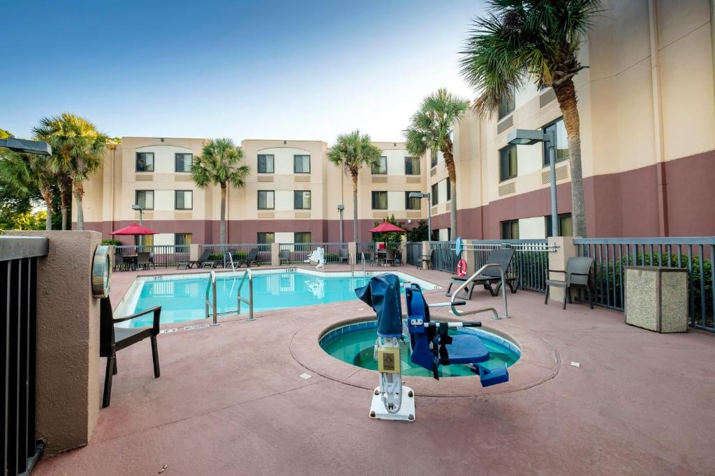 Red Roof Inn PLUS+ Palm Coast - image 4