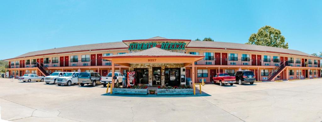 Summer Breeze Motel - image 2