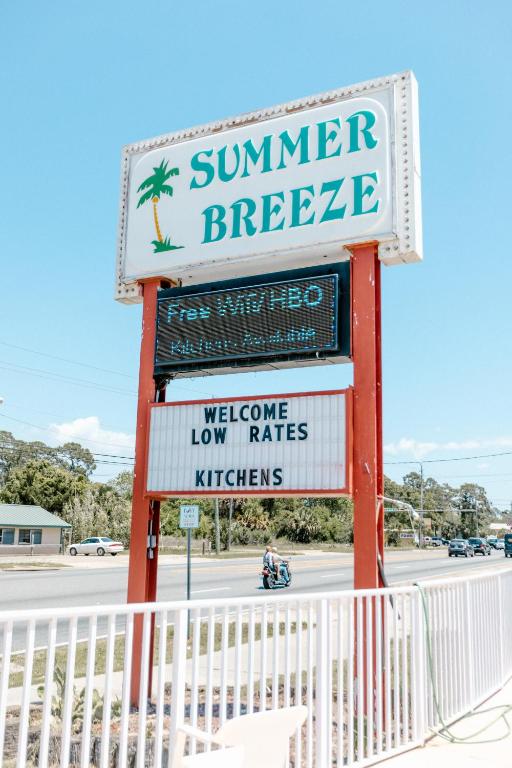 Summer Breeze Motel - image 5