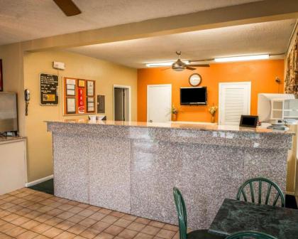 Econo Lodge Lake City North - image 2