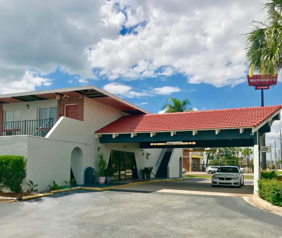 Red Carpet Inn Kissimmee - main image