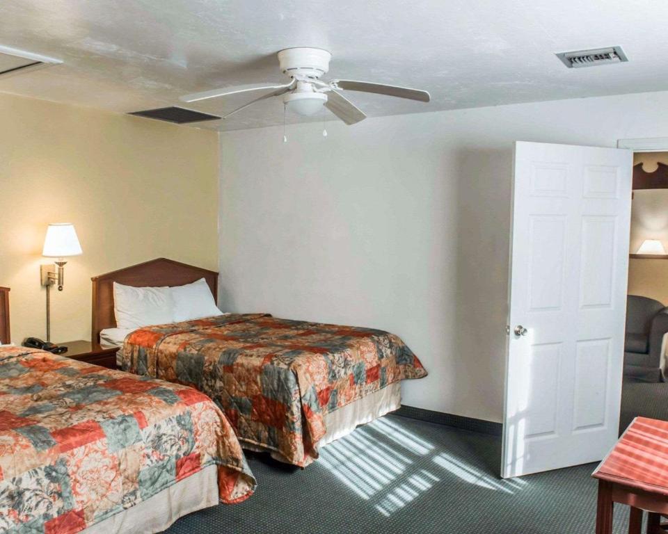 Suburban Extended Stay Hotel Tallahassee near University - image 5