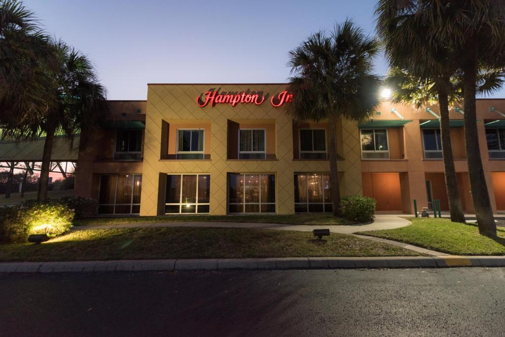 Hampton Inn Brooksville Dade City - main image