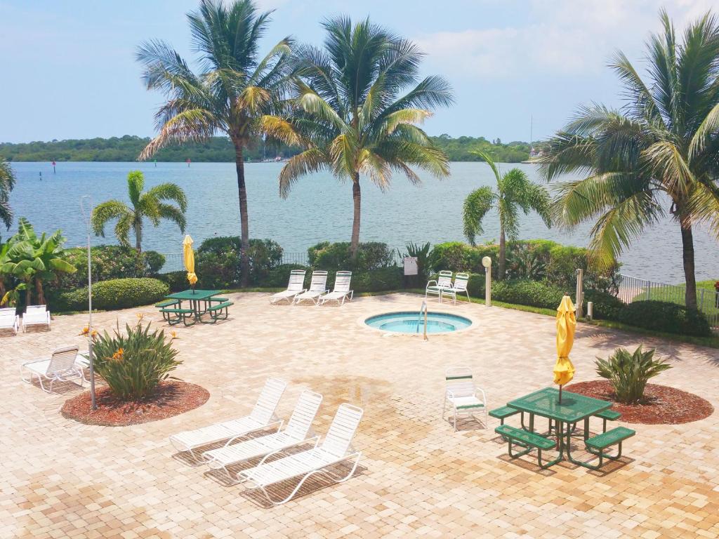 Boca Ciega Resort - main image