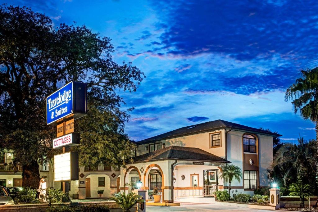 Travelodge by Wyndham Suites St Augustine - image 2