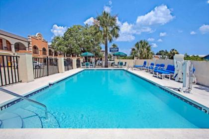 Travelodge by Wyndham Suites St Augustine - image 3