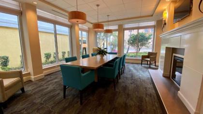 Hilton Garden Inn Daytona Beach Oceanfront - image 5