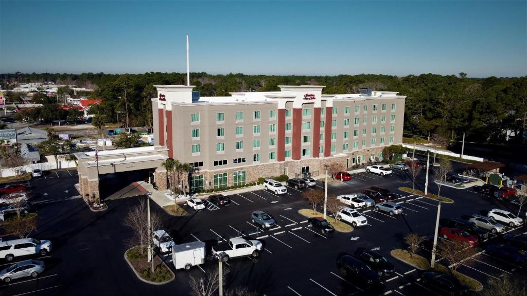 Hampton Inn & Suites Jacksonville Beach Boulevard/Mayo Clinic - main image